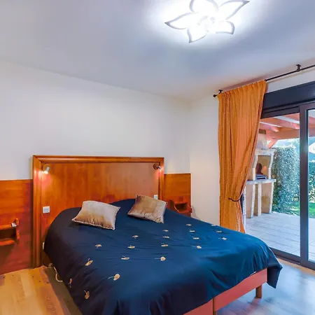 בית נופש Maison Hyacinthe קסטלנו-לה-שאפל