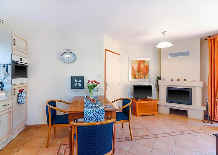 Maison Hyacinthe كاستلناود لا شابيل