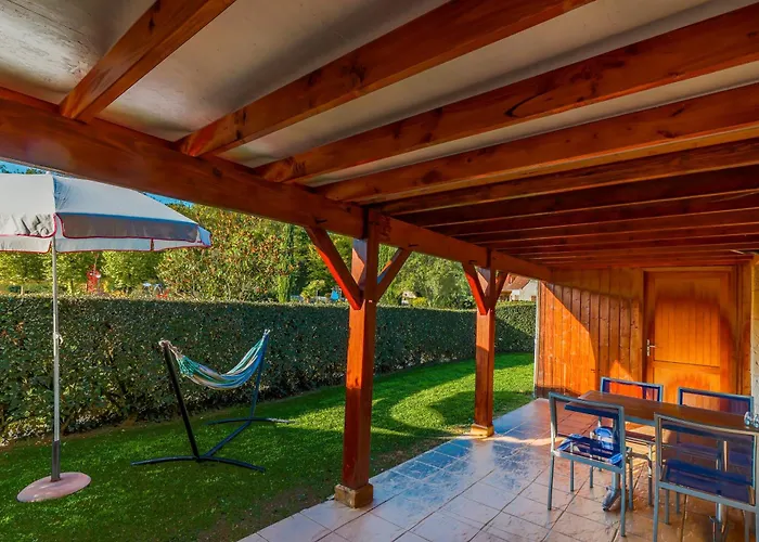 Maison Hyacinthe بيت للعطل *