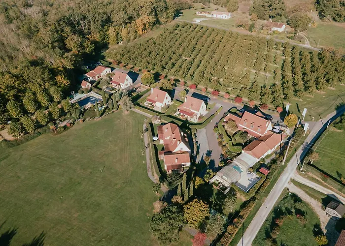 Maison Hyacinthe بيت للعطل كاستلناود لا شابيل